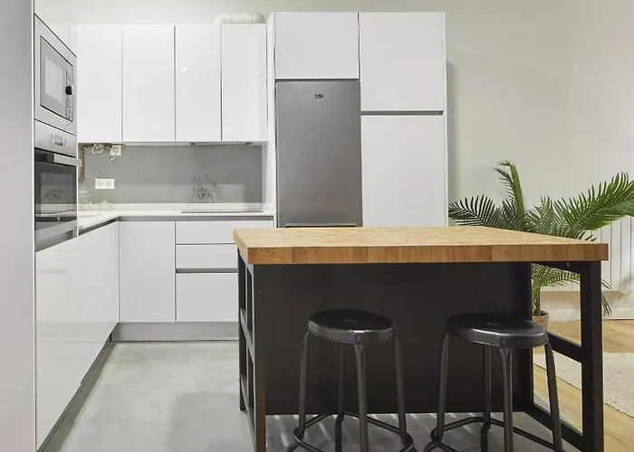 Always Easy I Kursaal サン・セバスティアン